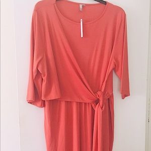 Beautiful coral colored midi dress🌺